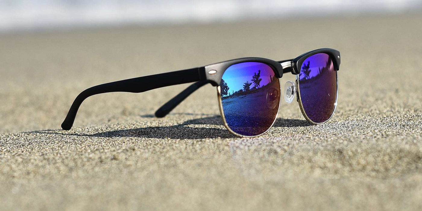 Aware- Polarized Essential Classic Floral Pattern (Dark Smoked)